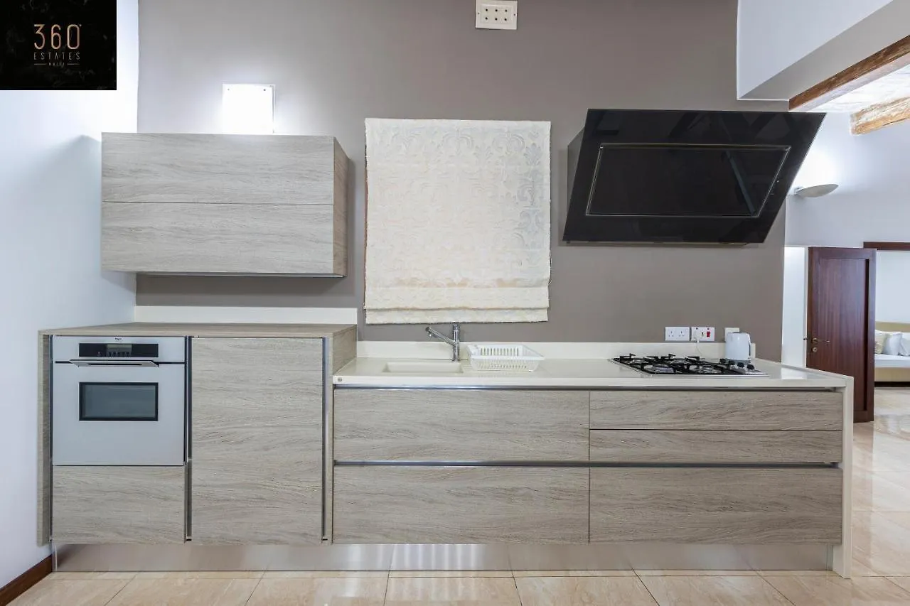 Seafront - Top Location, Top Floor With Wifi & Ac By 360 Estates Valletta 0*,  Malta