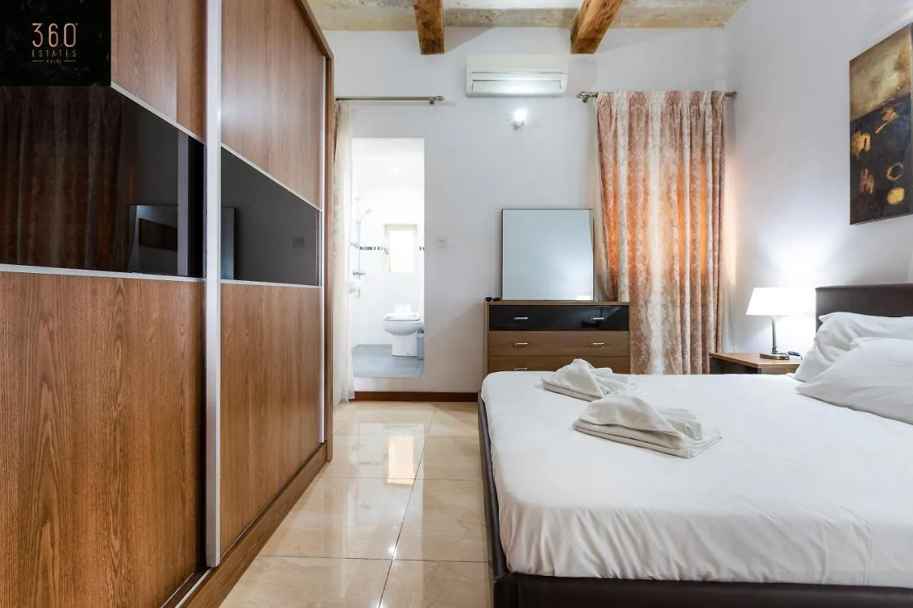 Seafront - Top Location, Top Floor With Wifi & Ac By 360 Estates Valletta Lejlighed