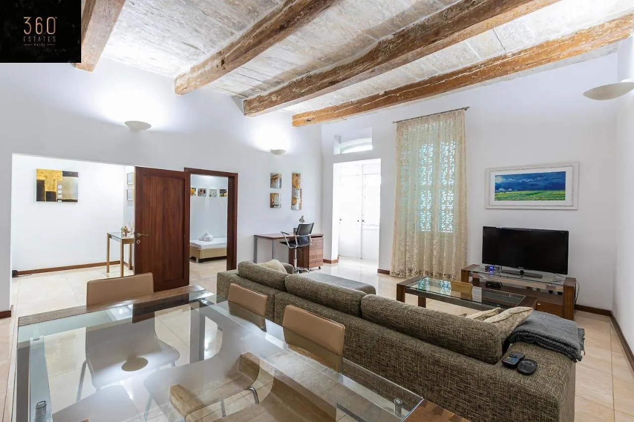 Seafront - Top Location, Top Floor With Wifi & Ac By 360 Estates Valletta Apartment