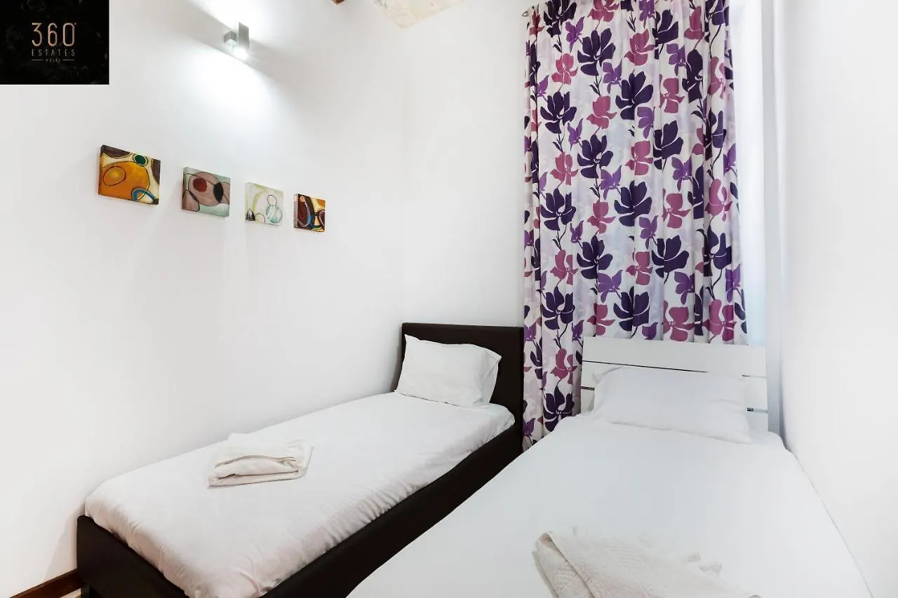 Seafront - Top Location, Top Floor With Wifi & Ac By 360 Estates Valletta Apartment