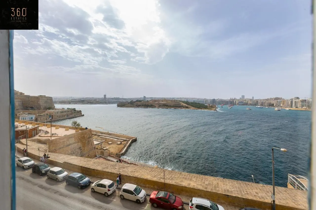 Seafront - Top Location, Top Floor With Wifi & Ac By 360 Estates Valletta Apartment