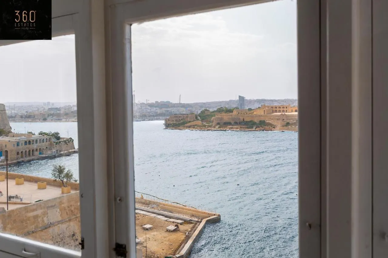 Apartment Seafront - Top Location, Top Floor With Wifi & Ac By 360 Estates Valletta Malta